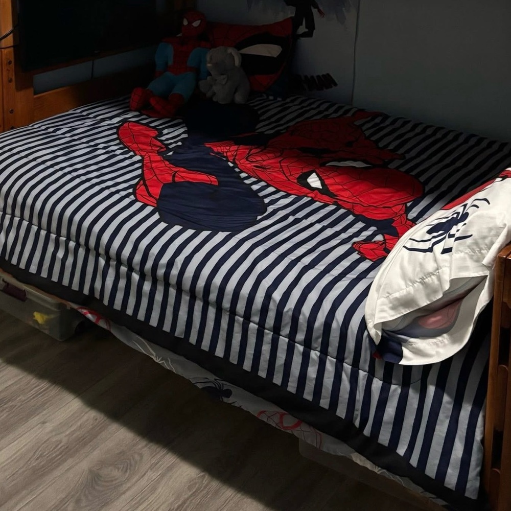 Kids Spider Hero Man bedding - Red and White - Picture 6 of 7